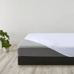 The Casper Breathable Mattress Protector